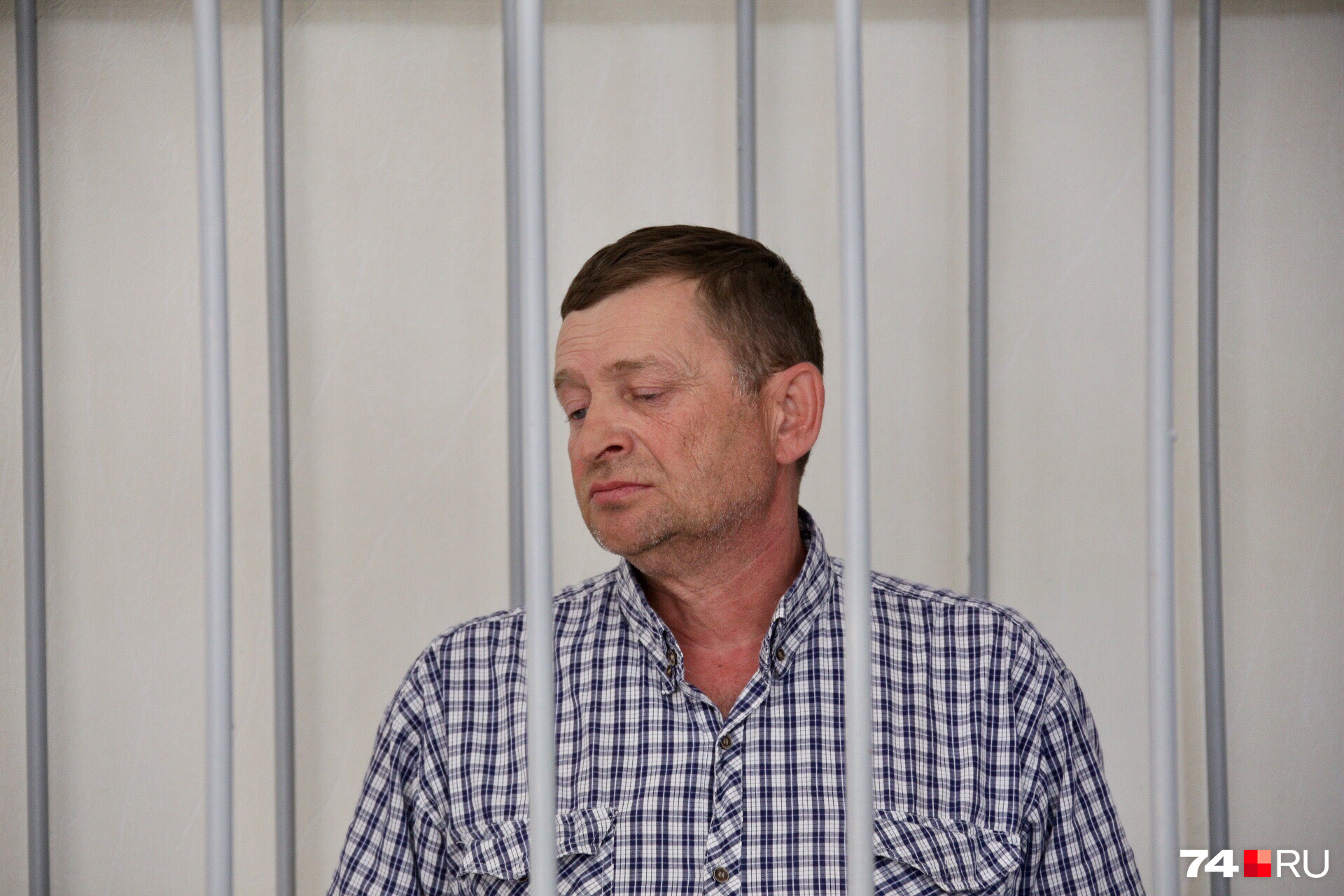 Азат Зарипов, по его словам, не смог закрыть глаза на поведение жены, которая решила уйти от него Азат Зарипов, по его словам, не смог закрыть глаза на поведение жены, которая решила уйти от него