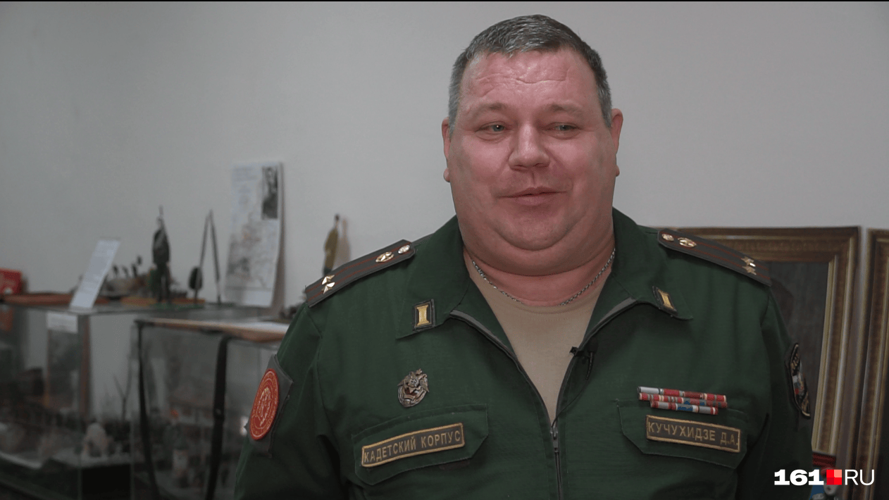 По мнению Кучухидзе, защитником Отечества может быть не только тот, кто носит погоны По мнению Кучухидзе, защитником Отечества может быть не только тот, кто носит погоны