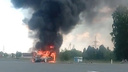 Скорые увезли троих человек: в ДТП под Челябинском сгорела дотла «Лада Калина»