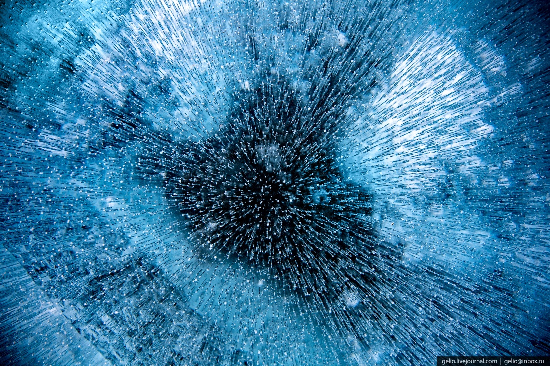 Лёд на снимках Славы напоминает космос