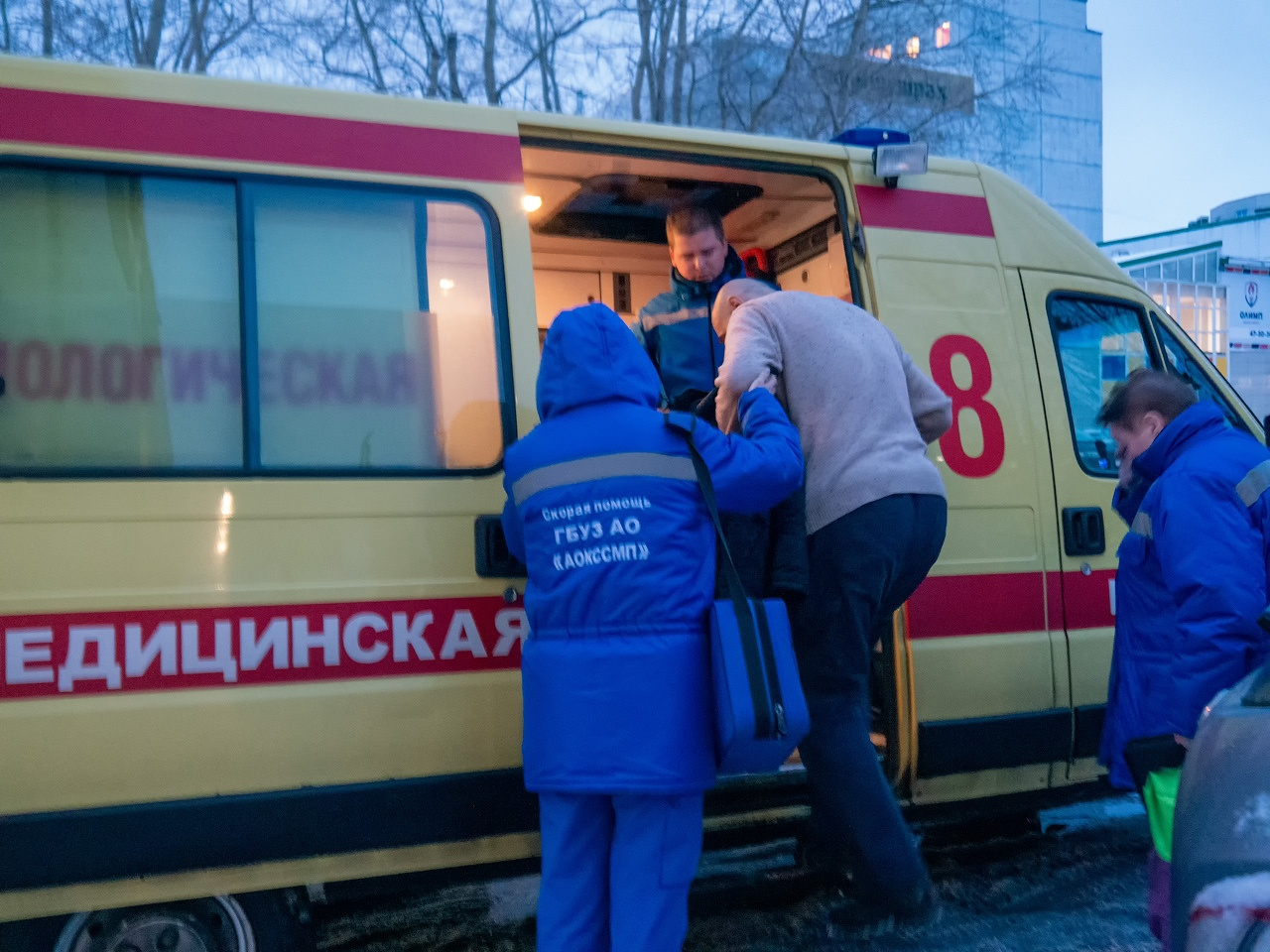 Из здания суда Иевлева увезли в больницу на скорой Из здания суда Иевлева увезли в больницу на скорой