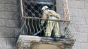 Из горящего дома на Гастелло пожарные спасли пять человек