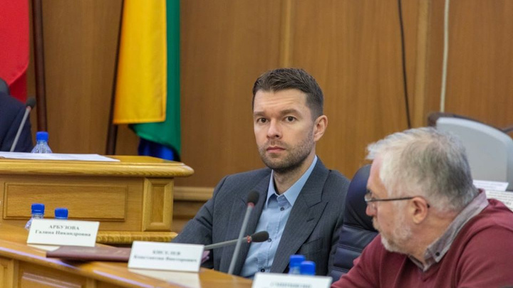 Депутат Екатеринбурга пожаловался в Совфед на коллег из-за 33 миллионов рублей и переезда Гордумы