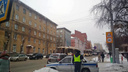 Трамваи № 13 встали на Серебренниковской: в одном из них упала пассажирка