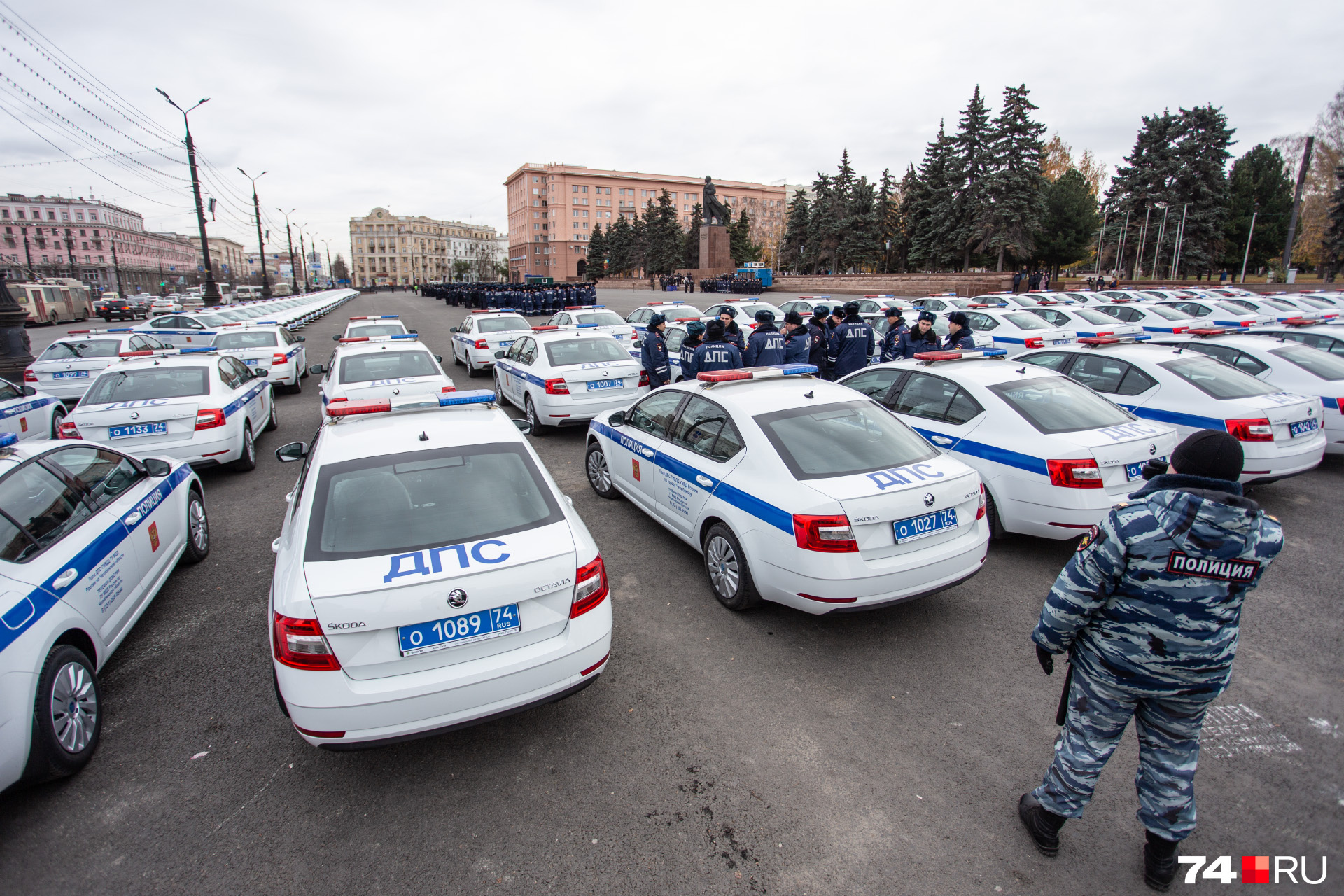 Фотография полицейской машины в россии