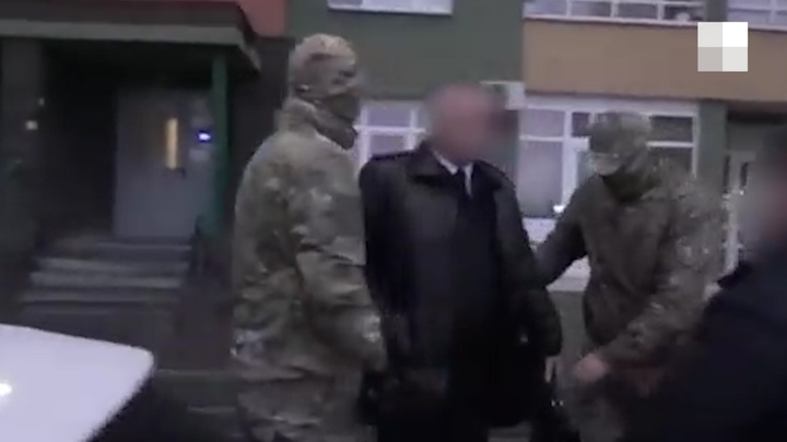 «Взяли» около дома. Появилось видео, как ФСБ задержала полковника Бывалова