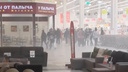 «Ашан» задымил: из торгового центра «Мега» эвакуировали 300 человек