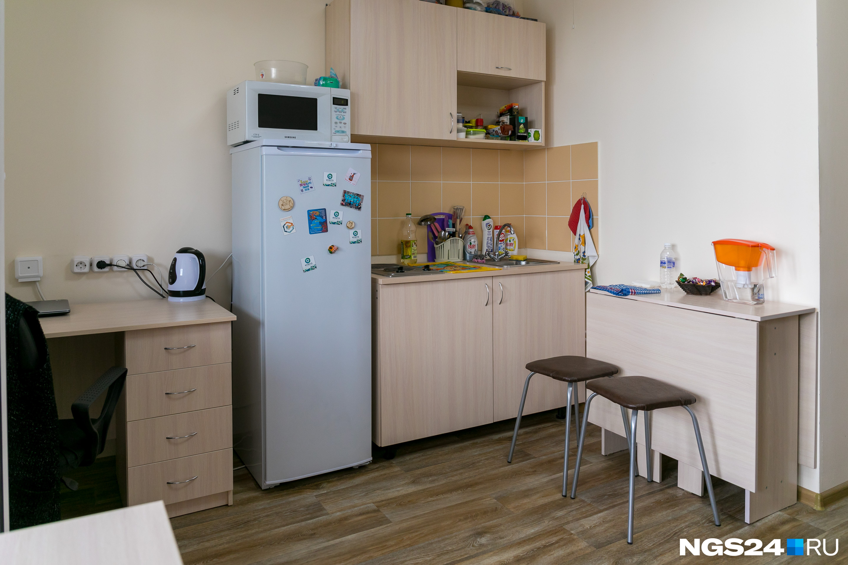 Студенты живут в студиях — кухня расположена в той же комнате, что и спальня