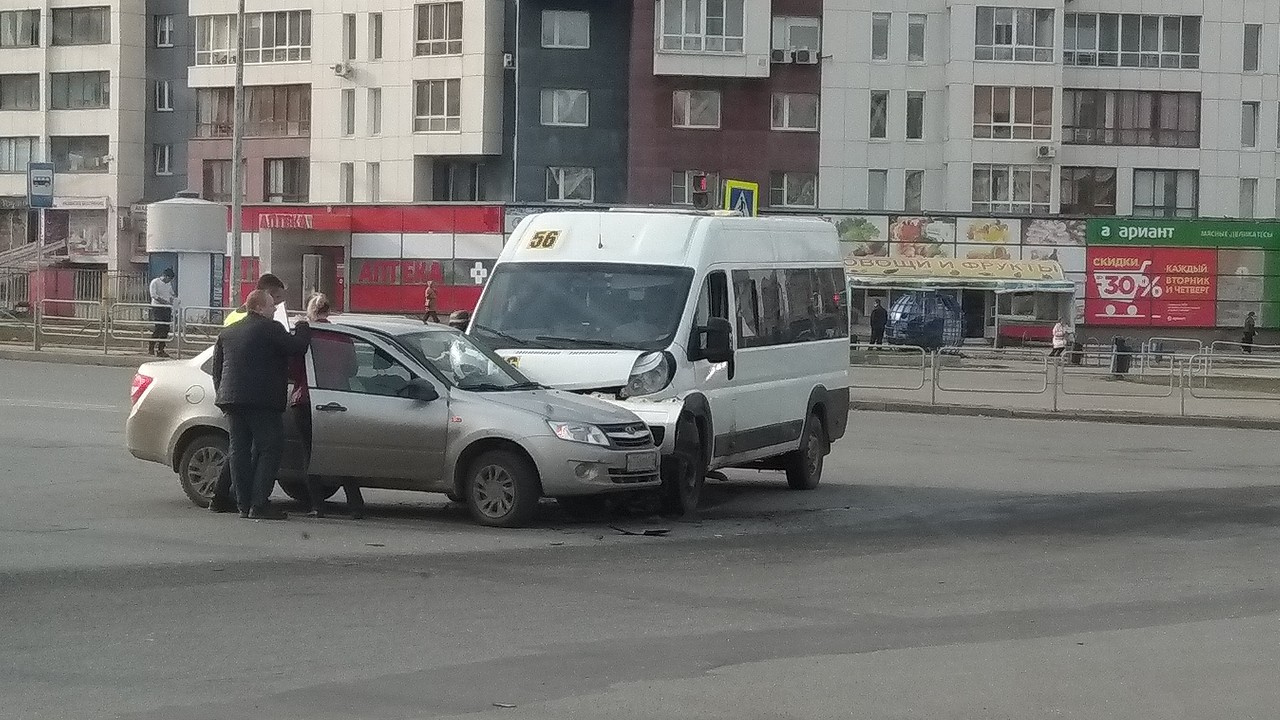 С октября европротокол должен стать основным способом оформления ДТП с двумя автомобилями и без пострадавших: лимит выплат возрастает в четыре раза С октября европротокол должен стать основным способом оформления ДТП с двумя автомобилями и без пострадавших: лимит выплат возрастает в четыре раза