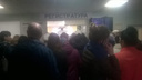 «Люди приезжают в 4 утра»: пациенты столпились в поликлинике в Ленинском районе