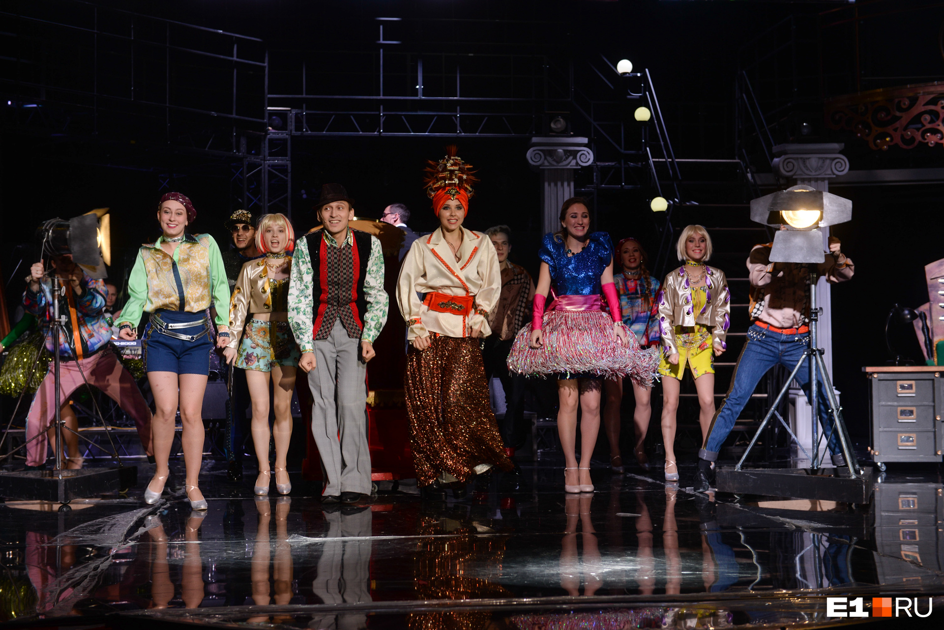 Пиппин мюзикл. Wicked theatre мюзикл. Московский дворец молодежи первое свидание. Башопера. Мюзикл про битла жюса.