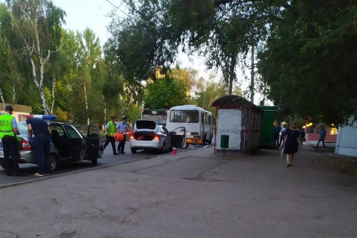 Трагедия произошла рядом с остановкой общественного транспорта Трагедия произошла рядом с остановкой общественного транспорта
