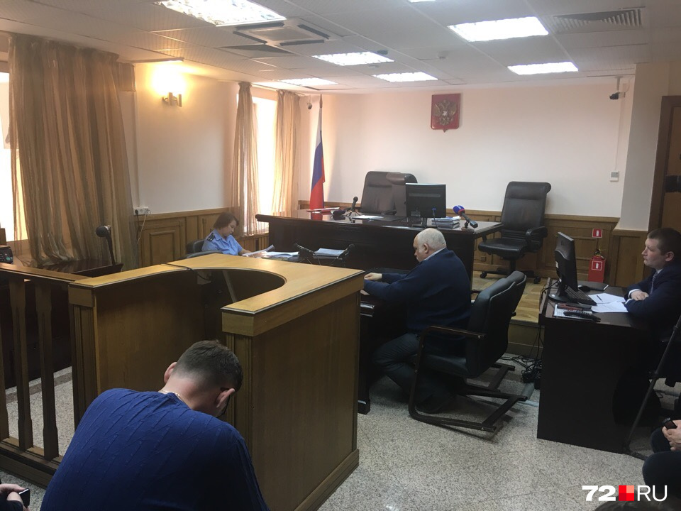 Защита настаивает на том, что Еремеева не нужно изолировать от общества Защита настаивает на том, что Еремеева не нужно изолировать от общества
