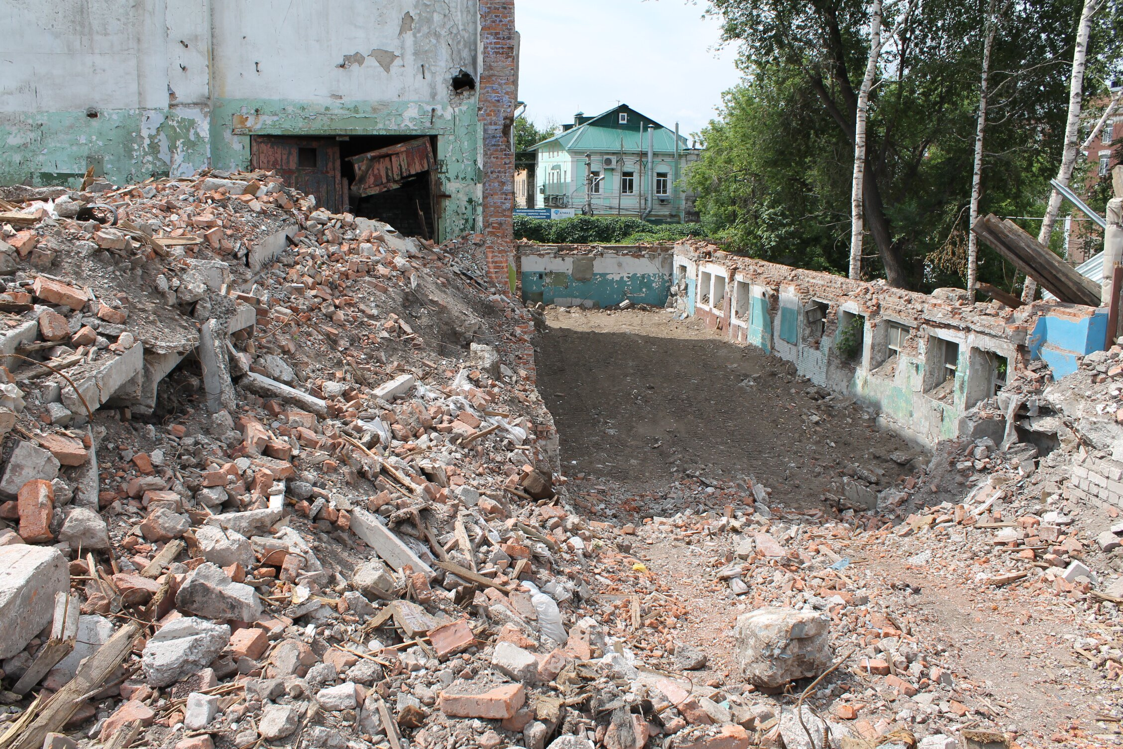 Пошла самара. Территория завода клапанов Самара. Руины Самара. Самарский завод клапанов история. Завод зим Самара новости.