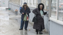 «Может, есть ГОСТ на гололед?»: чиновники не заметили толстой ледяной корки в волгоградских дворах