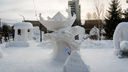 На фестивале снежной скульптуры омичи сделали кораблик с зайцами и заняли второе место