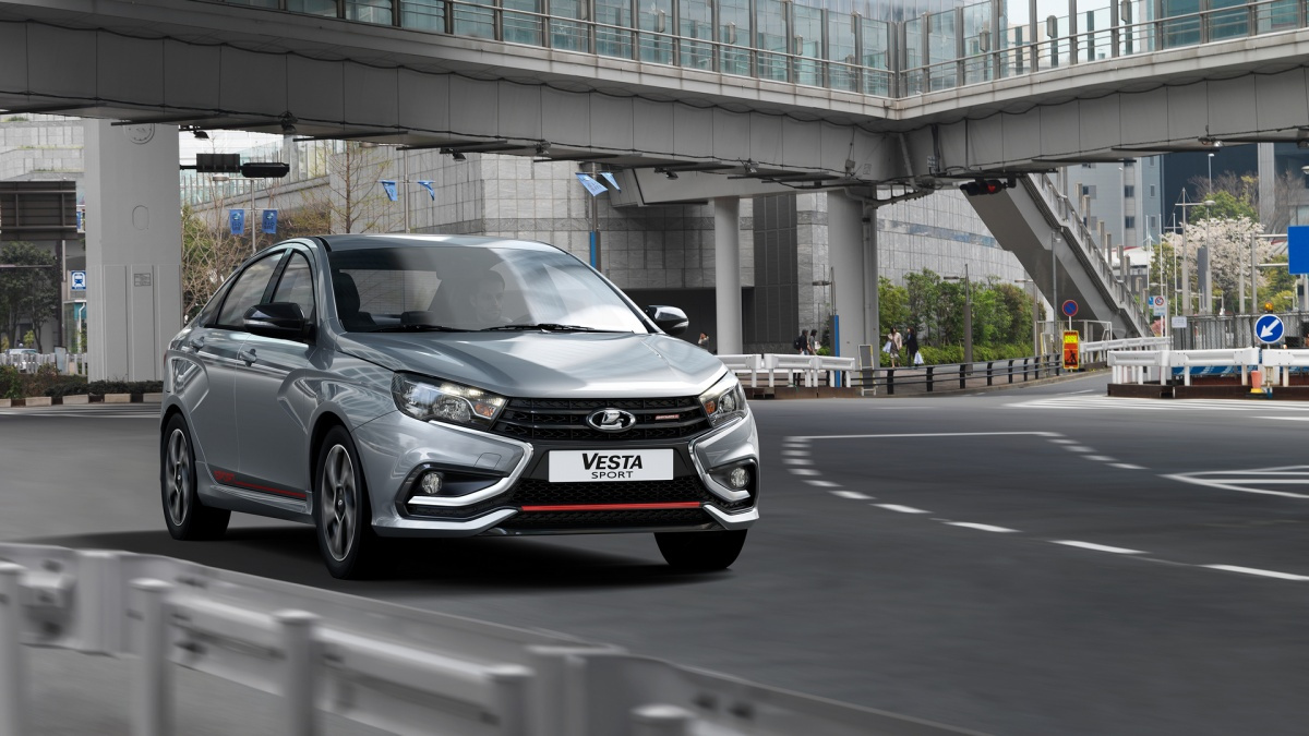 По динамике разгона Vesta Sport не дотягивает до заряженных седанов и хетчей, но обещает покорить управляемостью По динамике разгона Vesta Sport не дотягивает до заряженных седанов и хетчей, но обещает покорить управляемостью