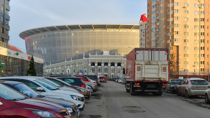 Улицы Пирогова и Ключевскую у Центрального стадиона закрыли для транспорта