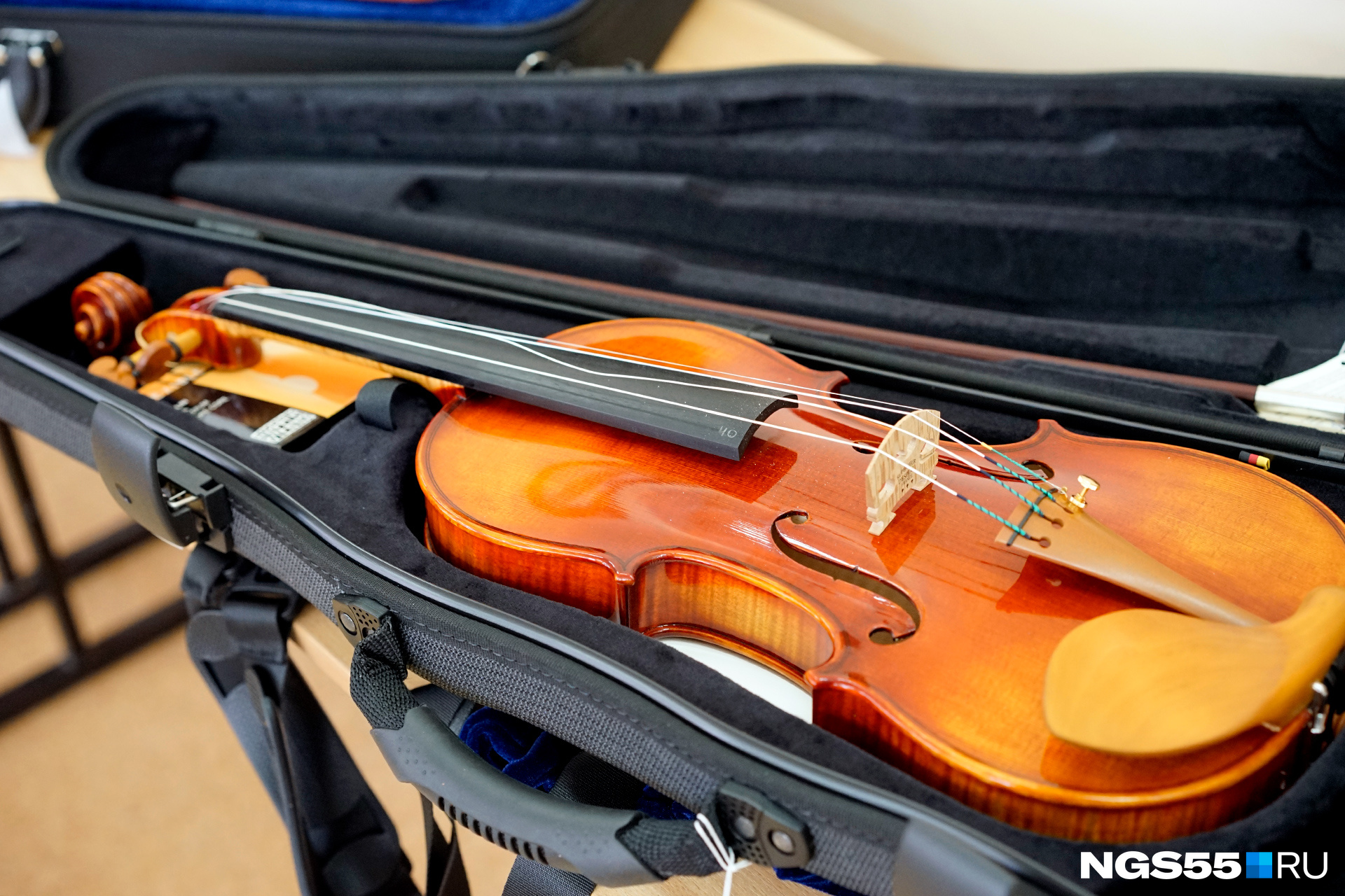 Студенты училища смогут играть на новых скрипках