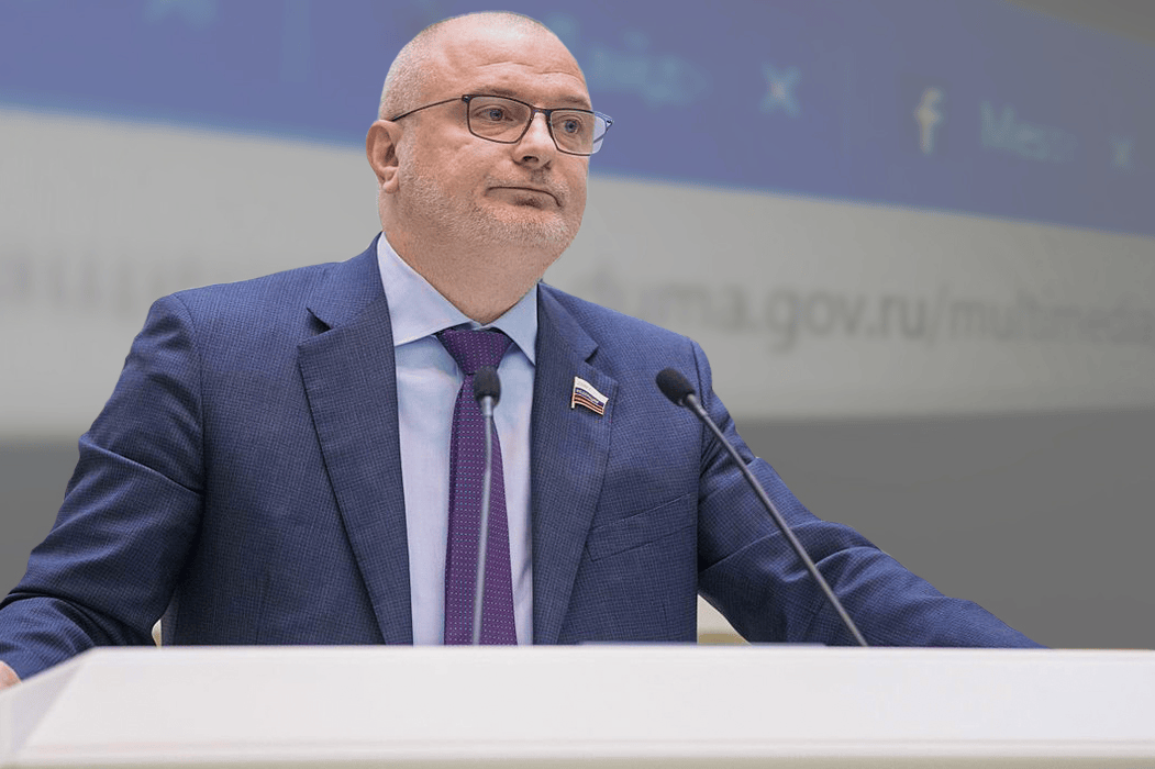 Пока вы читаете этот текст, голова Андрея Клишаса генерирует новые инициативы Пока вы читаете этот текст, голова Андрея Клишаса генерирует новые инициативы