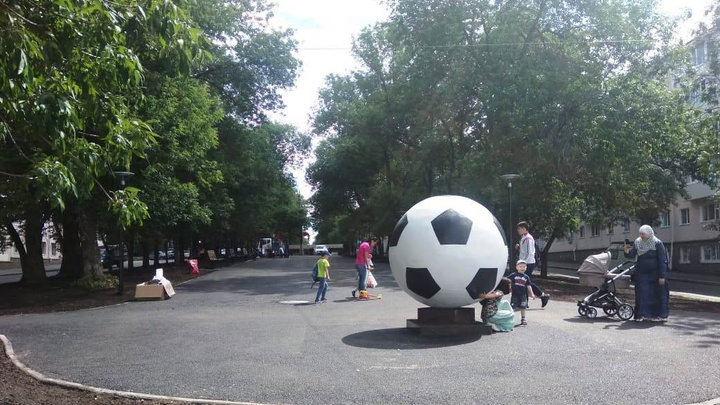 Уфа футбольная: в столице установили новый крутой арт-объект