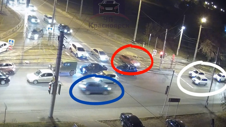 Неосторожные водители собрали ДТП в цветах триколора на перекрестке Копылова и Киренского