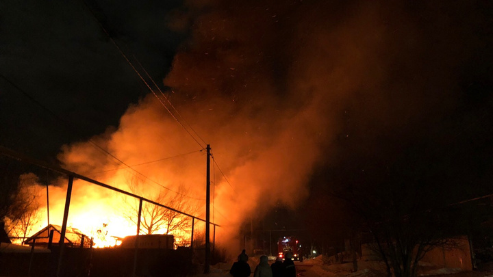 Под Челябинском сгорел дом опекуна, которая заявила, что у неё отняли племянницу с ДЦП из-за жилья