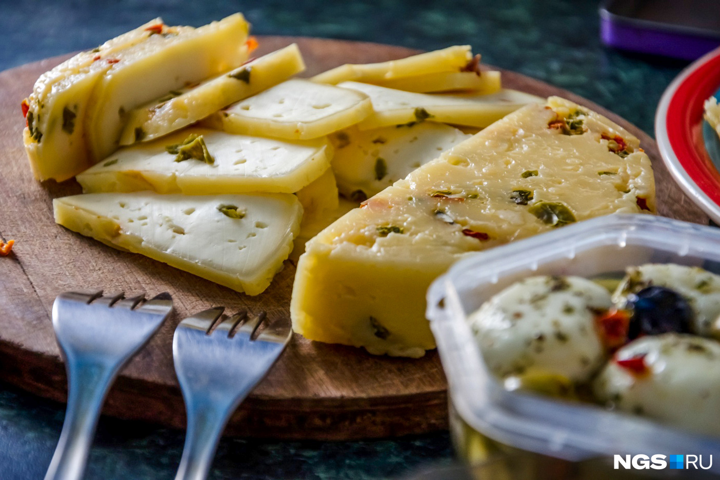 Почему Пошехонский сыр называется именно так? Узнайте историю происхождения этого вкусного сыра