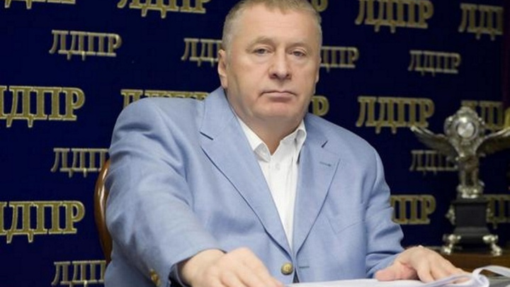 Фигуру картонного Жириновского украли из здания городского совета Красноярска
