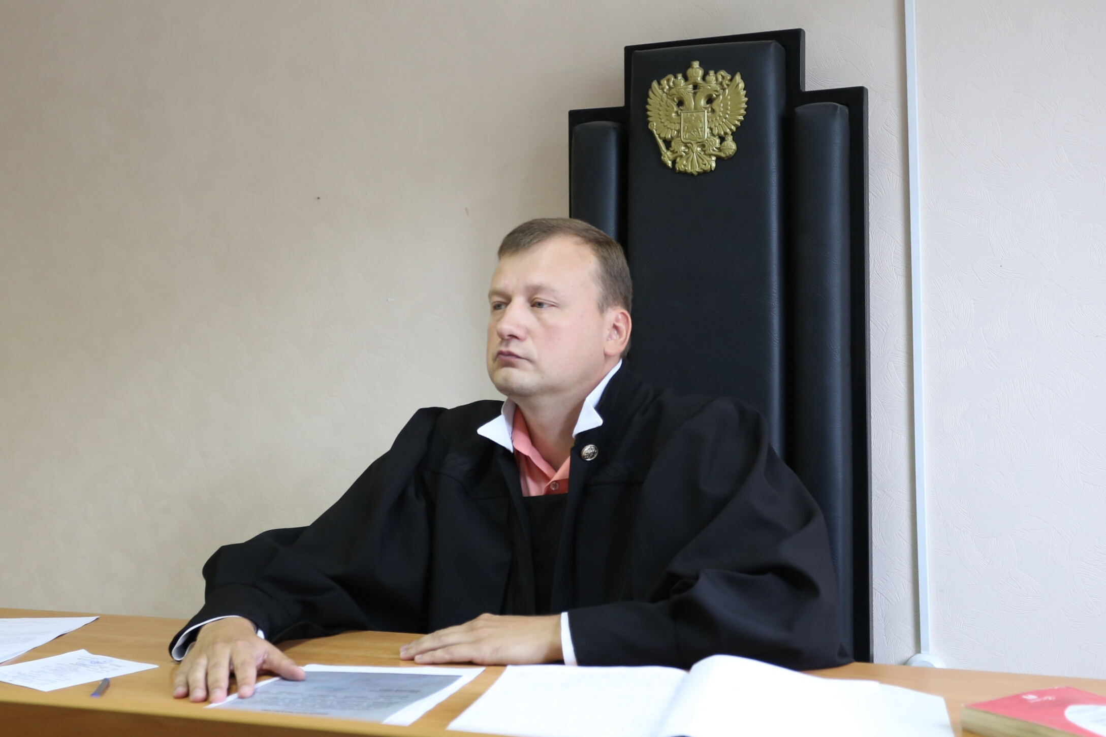 На принятие решения по аресту Антона Бахаева у судьи ушло меньше получаса
