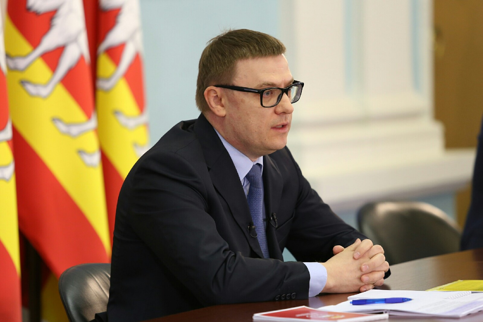 Алексей Текслер отвечает на вопросы без подглядывания в бумаги Алексей Текслер отвечает на вопросы без подглядывания в бумаги