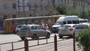 В Волгограде трамвай протаранил маршрутку