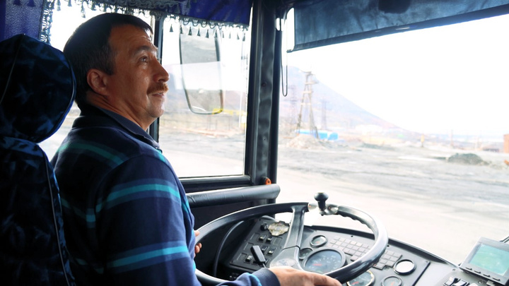 Водитель автобуса из Норильска выиграл 1,5 миллиона в лотерею и рассказал, на что потратил деньги