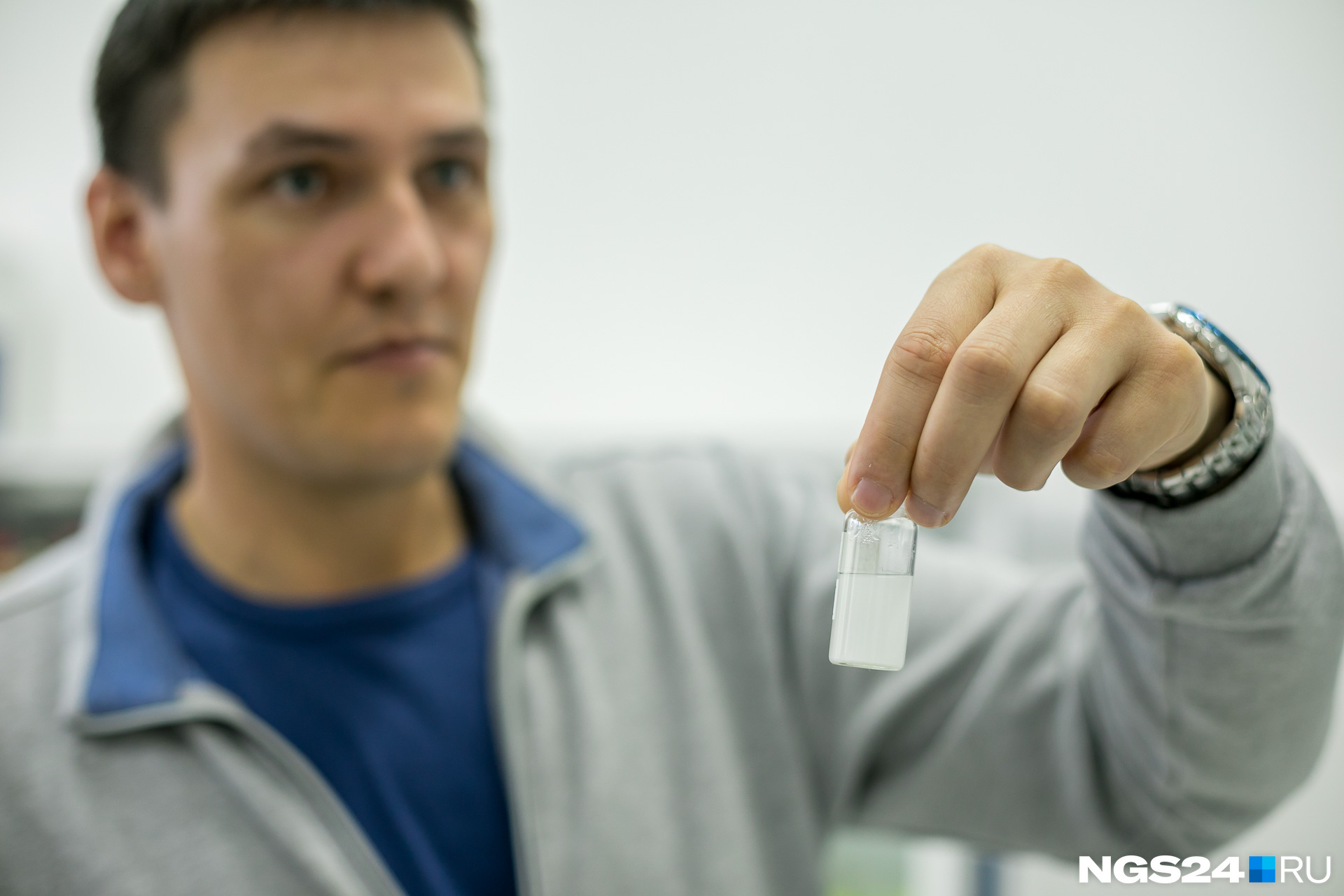 Ученые получили жидкие кристаллы с необычной структурой