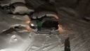 Автомобили под снегом: новосибирцы проснулись в засыпанном городе