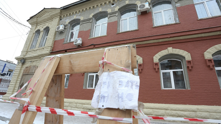 «Это величайшая глупость»: старинному особняку в Челябинске устроили «евроремонт»