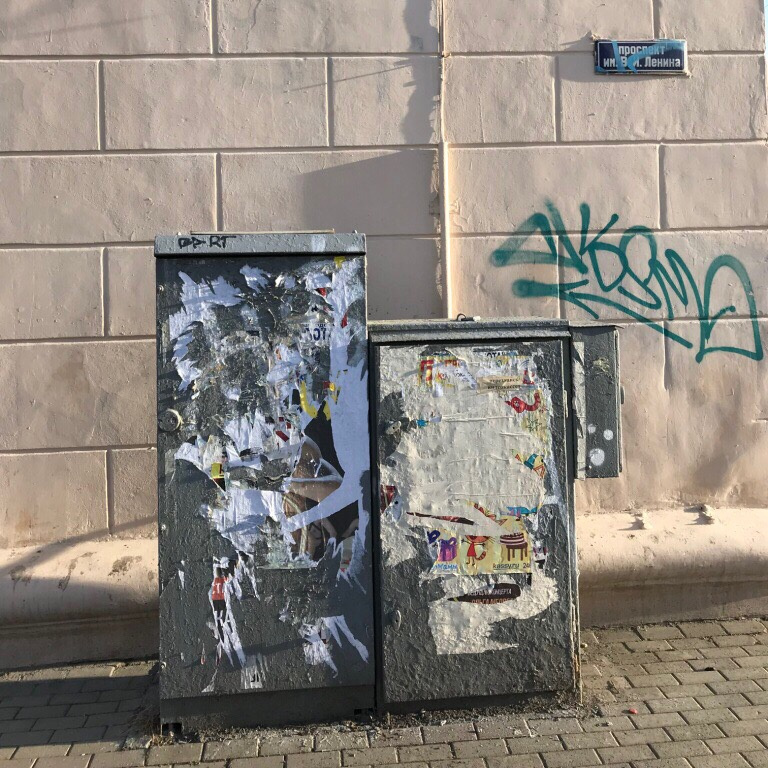 Так будка связи выглядела ещё несколько дней назад Так будка связи выглядела ещё несколько дней назад