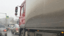 Ни дня без пробок: водители встали в утренний затор на Гусинобродском шоссе