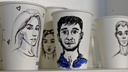 На Маркса открылась кофейня, где посетителям рисуют портреты на стаканах