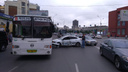 Такси врезалось в автобус с пассажирами в центре Новосибирска