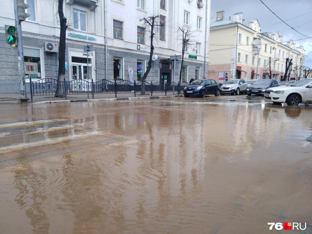 После дождя завелся. Потоп в Ярославле 2021. Потоп в Ярославле 2023. Потоп Рыбинск 2022. Потоп Волжский 2003.