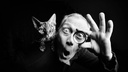 Сибирячка взяла приз международного конкурса с чёрно-белой фотографией кота на плече