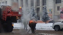 Главное — вовремя начать: в Ярославле дорожники ремонтируют площадь в снег