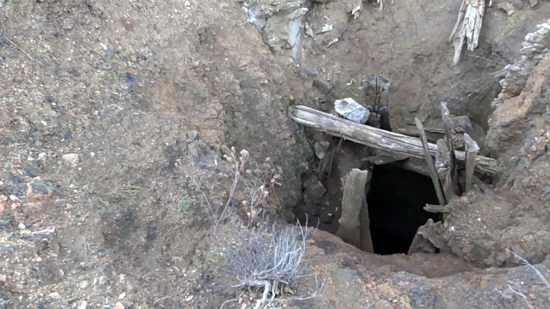 Сегодня Алексеевский рудник представляет собой несколько заброшенных шахт