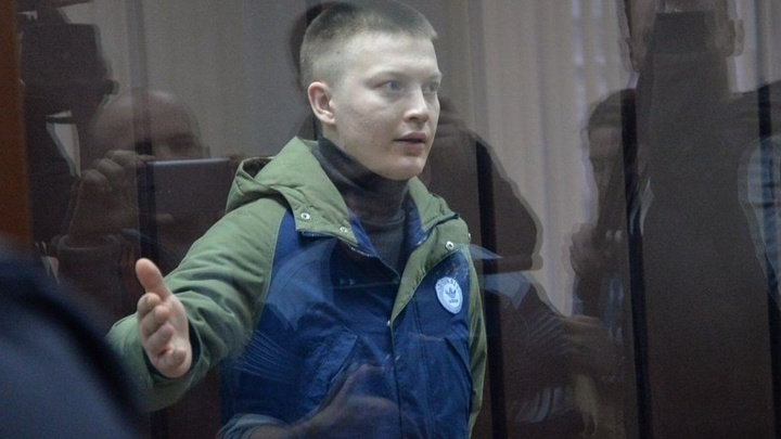 "Извините, перепутал квартиру, я шёл бить барыгу": Новосёлова начали судить за нападение на блогера