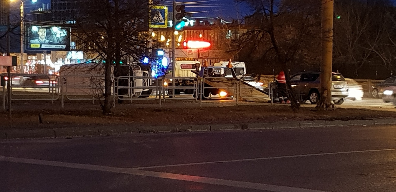 Маршрутку поставили на колёса, когда рассвело Маршрутку поставили на колёса, когда рассвело
