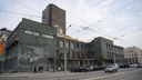 Облезлое здание 90-летней поликлиники в центре города покрасят к юбилею