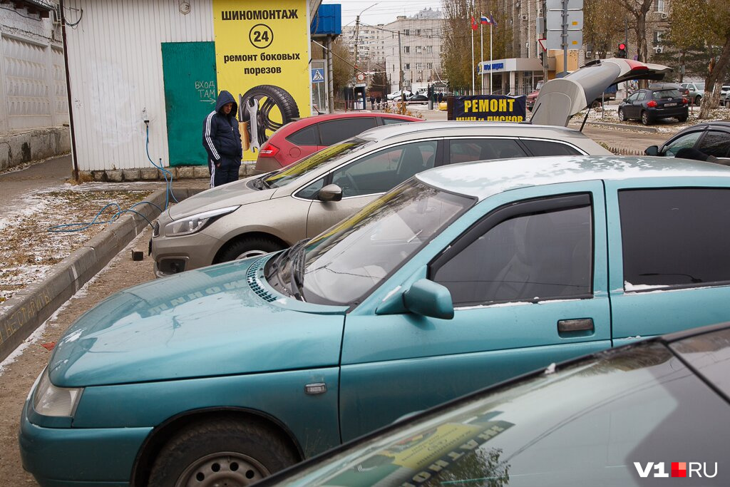 Разбить стекло в машине