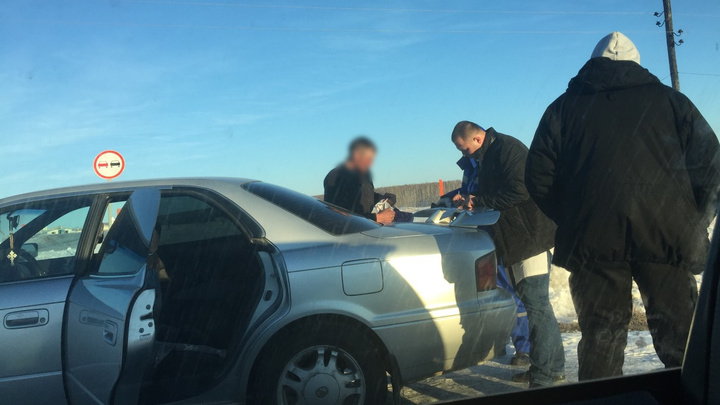 Мужчина заметил на дороге пьяного водителя и удерживал его до приезда ГИБДД