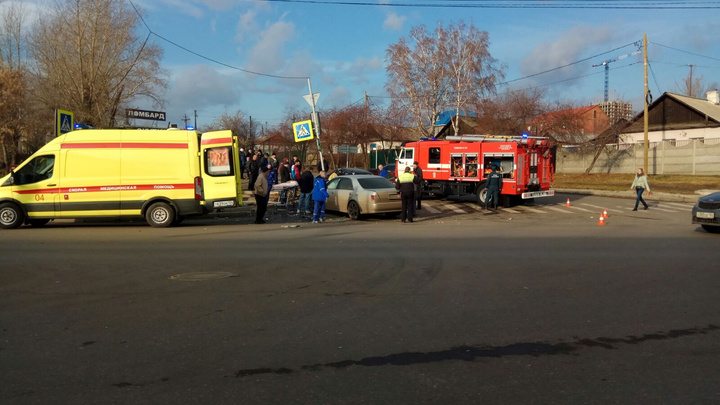 Серьезная авария на Шахтеров: водитель «Карины» пытался уйти налево и угодил под встречное авто